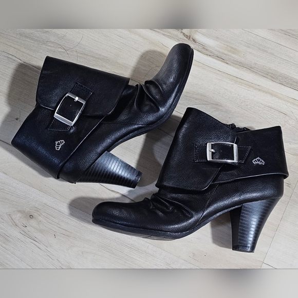 Fergalicious by Fergie Mackenzie-T Black Ankle Boots 3" Heel Buckle Zip Size 8.5 - Picture 2 of 9